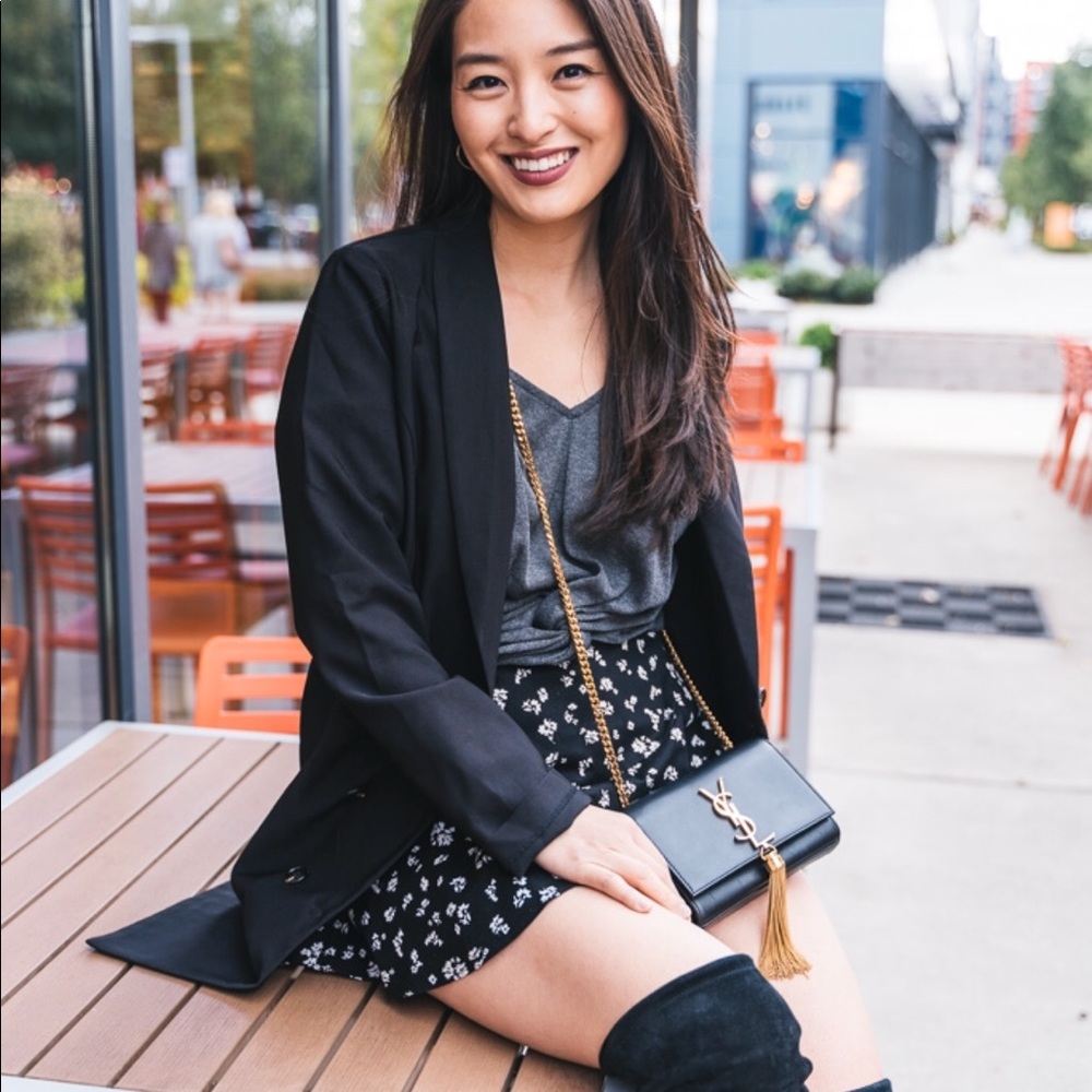 Super cute gray top